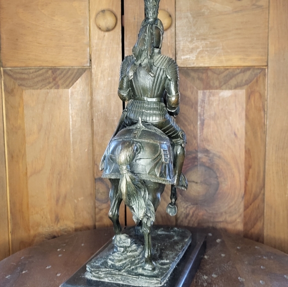 Bronze Knight Statue - Picture 11 of 13